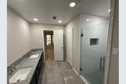 10130 Sagedale Drive, Houston, TX 77089 - Photo 22