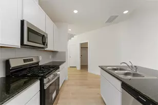 16812 Needlepoint Dr, Conroe, TX 77302 - Photo 4