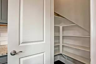 4857 Benning Dr, Houston, TX 77035 - Photo 32