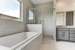 4857 Benning Dr, Houston, TX 77035 - Photo 16