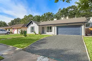 1825 Locksford St, Houston, TX 77008 - Photo 2