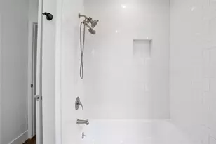 1106 Winnie St, Galveston, TX 77550 - Photo 18