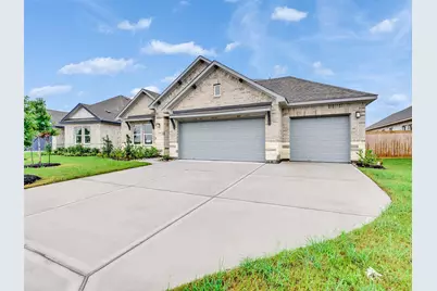 3218 Emerald Hills Drive, Angleton, TX 77515 - Photo 2