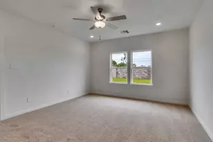 3218 Emerald Hls Dr, Angleton, TX 77515 - Photo 20