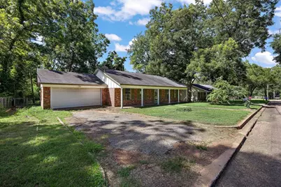 207 E Homewood Drive, Crockett, TX 75835 - Photo 2
