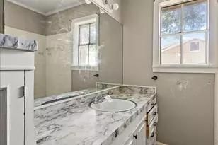 207 E Homewood Dr, Crockett, TX 75835 - Photo 16