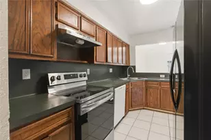 11000 Kinghurst Dr, Houston, TX 77099 - Photo 6