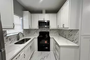 3130 Walnut Bend Ln, Houston, TX 77042 - Photo 2