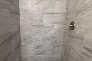 6634 Cresthill St, Houston, TX 77033 - Photo 18