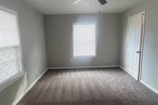 6634 Cresthill St, Houston, TX 77033 - Photo 20