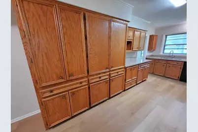 706 Maple St, Sweeny, TX 77480 - Photo 14