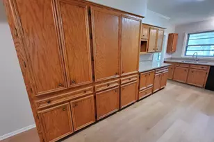 706 Maple St, Sweeny, TX 77480 - Photo 14