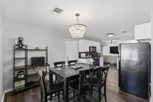 1430 Cedarcrest Ln, Bryan, TX 77803 - Photo 6