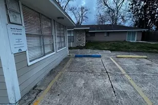 1020 N Main St, Baytown, TX 77520 - Photo 12