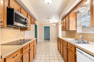 19331 E Lakeshore Dr, Magnolia, TX 77355 - Photo 6