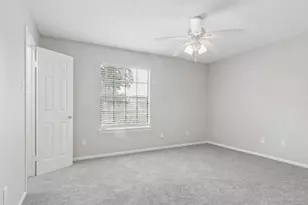 17225 Saturn Ln, Houston, TX 77058 - Photo 18