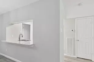 17225 Saturn Ln, Houston, TX 77058 - Photo 12