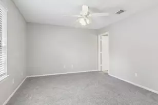 17225 Saturn Ln, Houston, TX 77058 - Photo 16