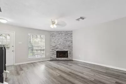 17225 Saturn Lane, Houston, TX 77058 - Photo 8