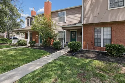 17225 Saturn Lane, Houston, TX 77058 - Photo 2
