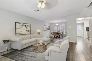 17225 Saturn Ln, Houston, TX 77058 - Photo 4