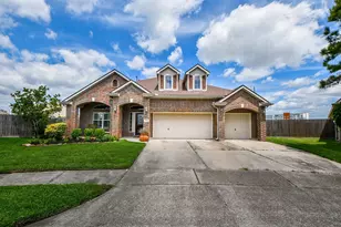 202 Bailey Brook Ln, Dickinson, TX 77539 - Photo 2