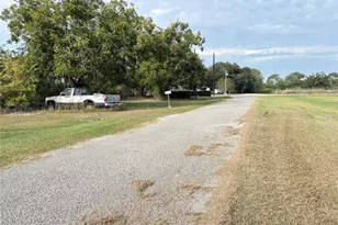 135 Janice St, Bay City, TX 77414 - Photo 24