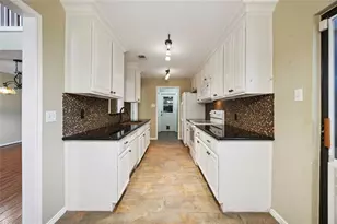 13882 Hollowgreen Dr, Houston, TX 77082 - Photo 12