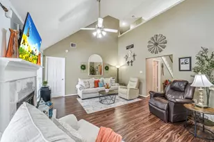 2010 Cannonbury Ln, Richmond, TX 77406 - Photo 8