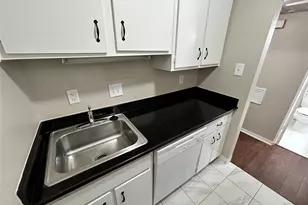 1420 Hawthorne St, Houston, TX 77006 - Photo 8