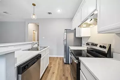 4507 White Rock Street #B, Houston, TX 77051 - Photo 6