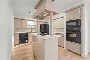 19415 Enchanted Oaks Dr, Spring, TX 77388 - Photo 4