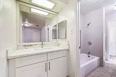 6407 S Briar Bayou Drive, Houston, TX 77072 - Photo 10