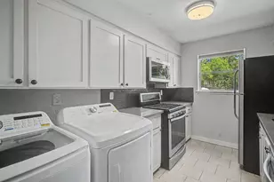 413 W Semands Ave, Conroe, TX 77301 - Photo 4
