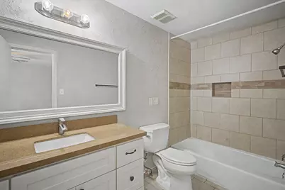 413 W Semands Avenue, Conroe, TX 77301 - Photo 8
