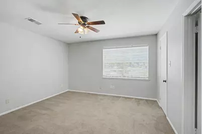 413 W Semands Avenue, Conroe, TX 77301 - Photo 8