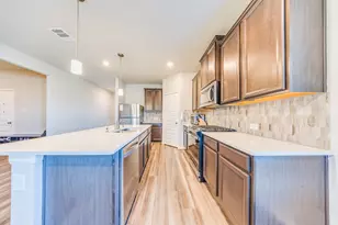 2107 Cherryvale Dr, Tomball, TX 77375 - Photo 6