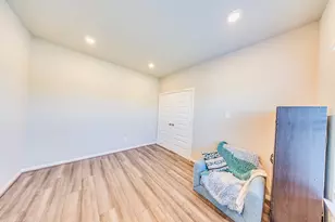 2107 Cherryvale Dr, Tomball, TX 77375 - Photo 2