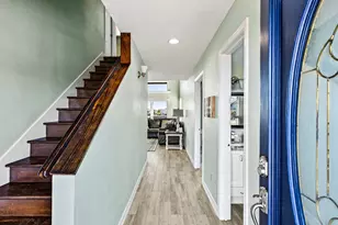 334 Paradise Dr, Tiki Island, TX 77554 - Photo 4