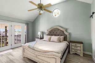 334 Paradise Dr, Tiki Island, TX 77554 - Photo 24