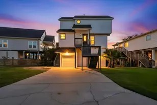 334 Paradise Dr, Tiki Island, TX 77554 - Photo 38