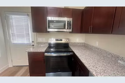 500 Legacy #502, Alvin, TX 77511 - Photo 10