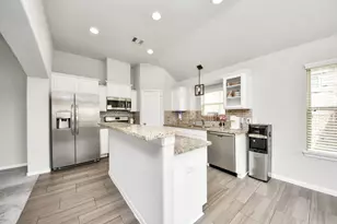 731 Rim Water Dr, Alvin, TX 77511 - Photo 6