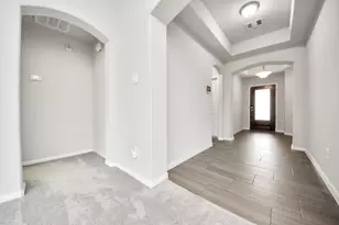 731 Rim Water Dr, Alvin, TX 77511 - Photo 4