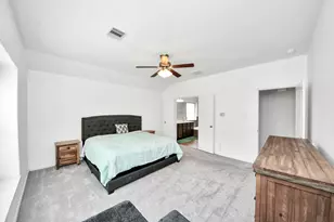 731 Rim Water Dr, Alvin, TX 77511 - Photo 10