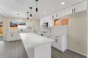 12411 Drifting Winds Dr, Houston, TX 77044 - Photo 6