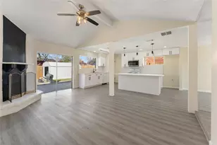 12411 Drifting Winds Dr, Houston, TX 77044 - Photo 8