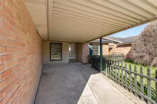 12411 Drifting Winds Dr, Houston, TX 77044 - Photo 4