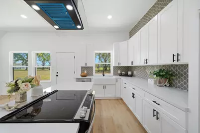 612 Austin Street, West Columbia, TX 77486 - Photo 14