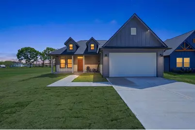 612 Austin Street, West Columbia, TX 77486 - Photo 1